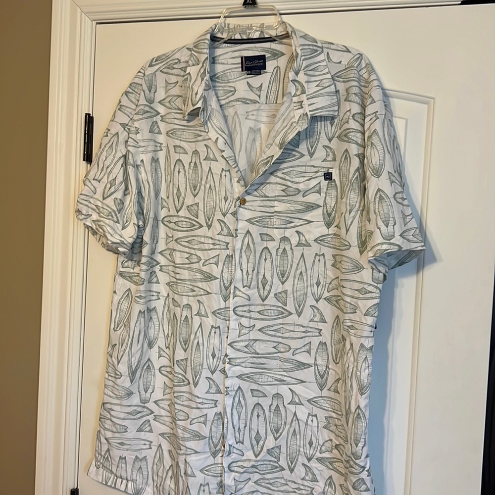 TAGS ON jack oneill button down